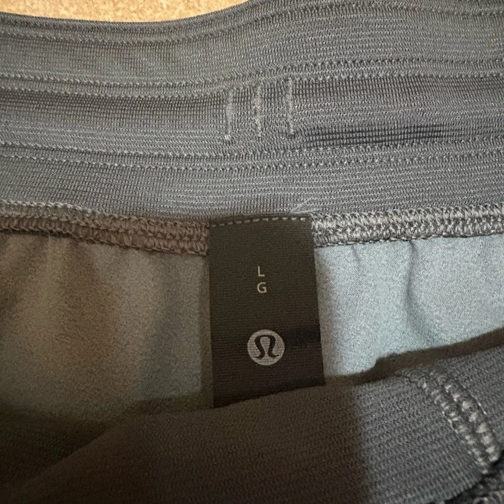 Lululemon zerod in shorts 5 inch - Picture 3 of 4